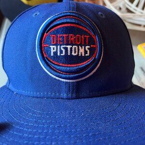 detroit pistons size 7 fited cap